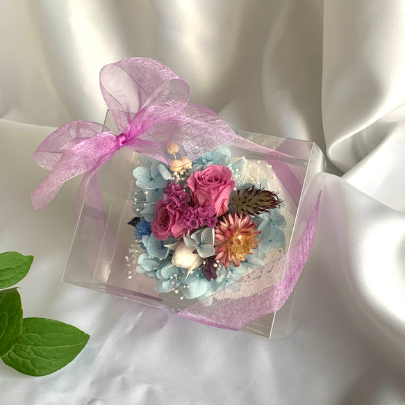 プレゼントに！爽やかブルー&パープルのお花たちのクリアボックス 5枚目の画像
