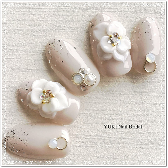 大きなお花の華やかネイル ネイルチップ（つけ爪） yuki-nail