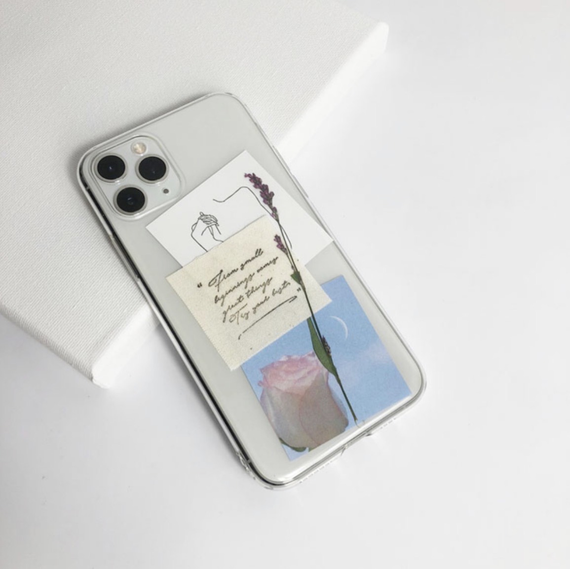フェイラー　iPhone13pro スマホケース　刺繍カードワッペンシール