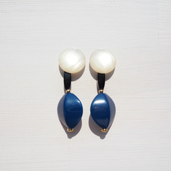 《大ぶりシリーズ》
marblewhite × navy pierce、earring 2枚目の画像
