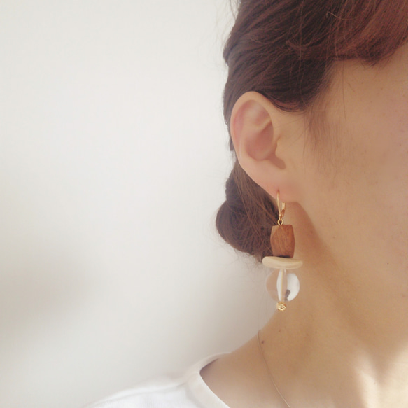 clear × brownwood vintage pierce、earring 2枚目の画像