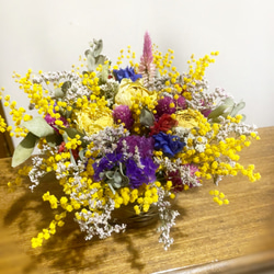 ドライフラワーいっぱいの花かご 2枚目の画像