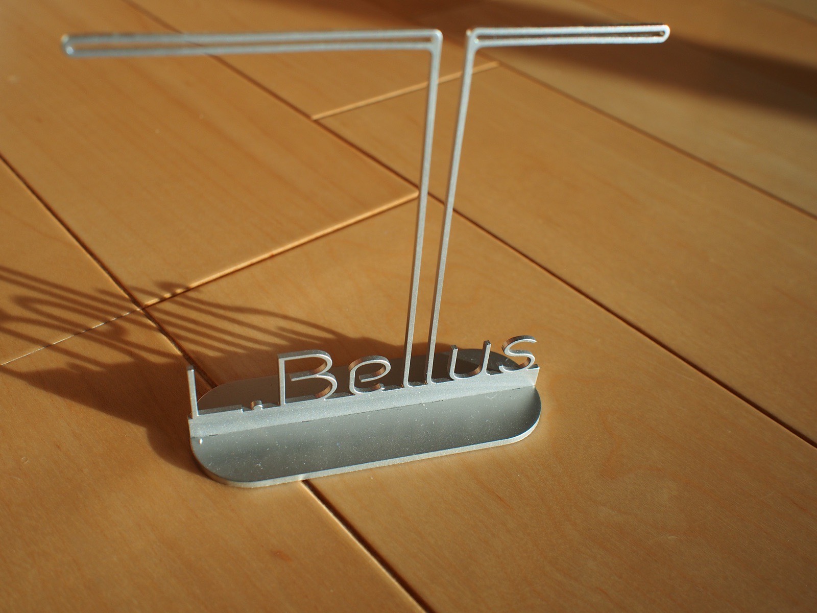 ステンレス製のピアススタンド[名前入り]