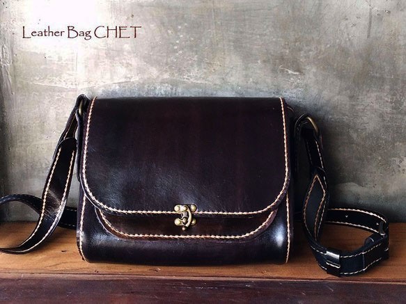 黒のレザーショルダーバッグ ショルダーバッグ Chet-Leather 通販｜Creema(クリーマ) 4905292