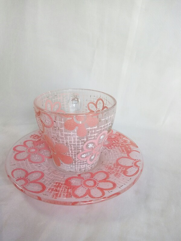 お花のレースのコーラルピンクのカップ＆ソーサー（あたたかいのもOK） 2枚目の画像