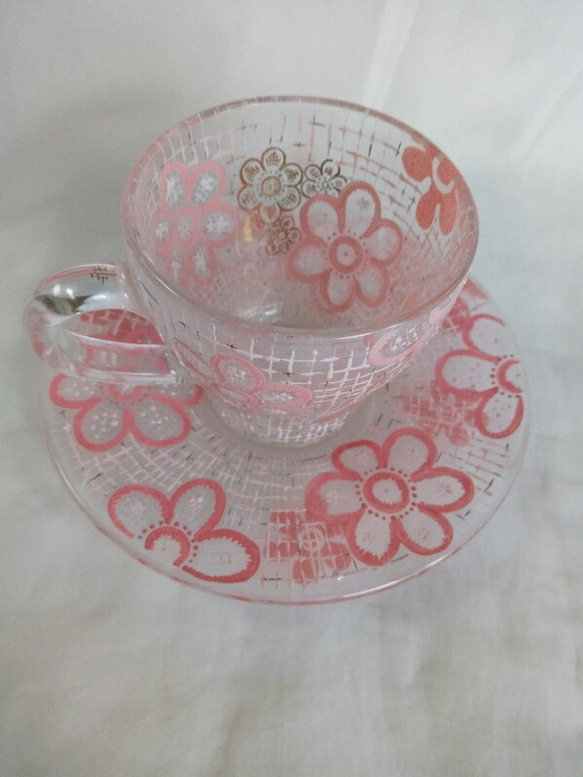 お花のレースのコーラルピンクのカップ＆ソーサー（あたたかいのもOK） 3枚目の画像