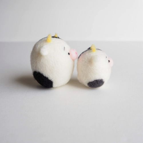 受注製作】まゆ牛親子(単品) 羊毛フェルト 鏡餅 kumakoro 通販