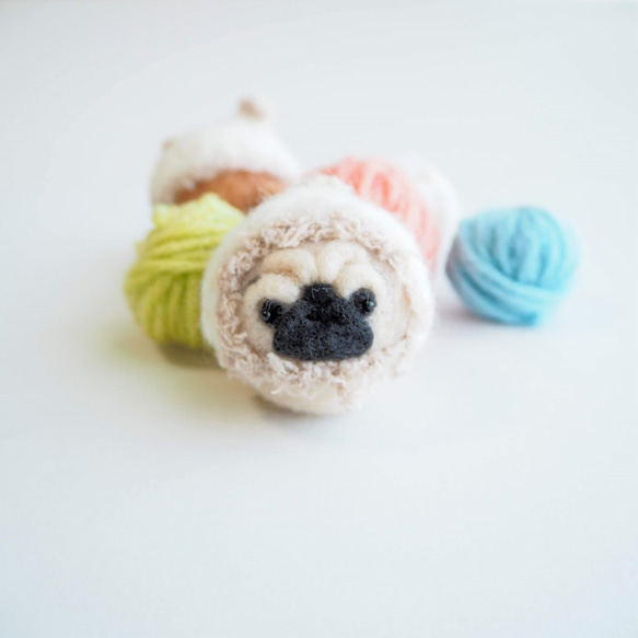 [訂做] - 冬季限定 - 蓬鬆針織帽 Mayu Pug（淺黃褐色、黑色）羊毛氈 第5張的照片