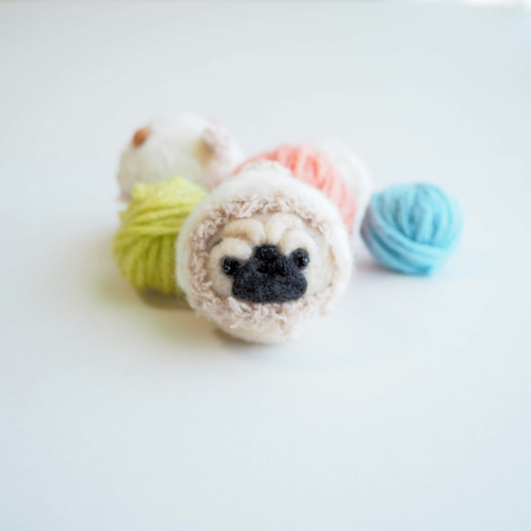 [訂做] - 冬季限定 - 蓬鬆針織帽 Mayu Pug（淺黃褐色、黑色）羊毛氈 第6張的照片