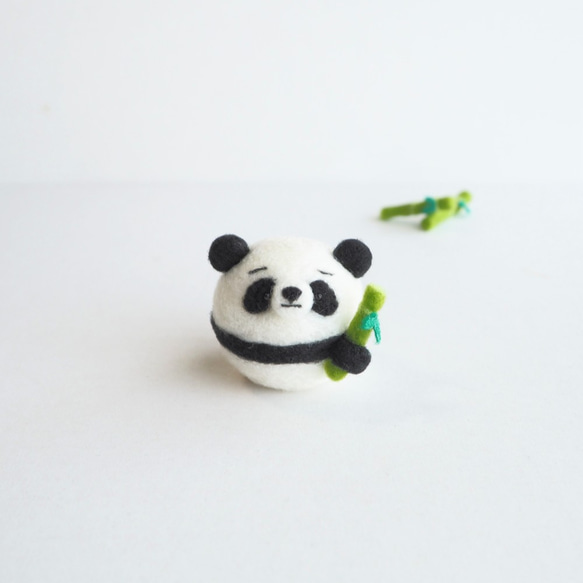 くりてん 羊毛フェルト 作品 ゆず湯でまったり & 蛇使いのパンダちゃん 羊毛フェルト 作品 ゆず湯でまったり - メルカリ