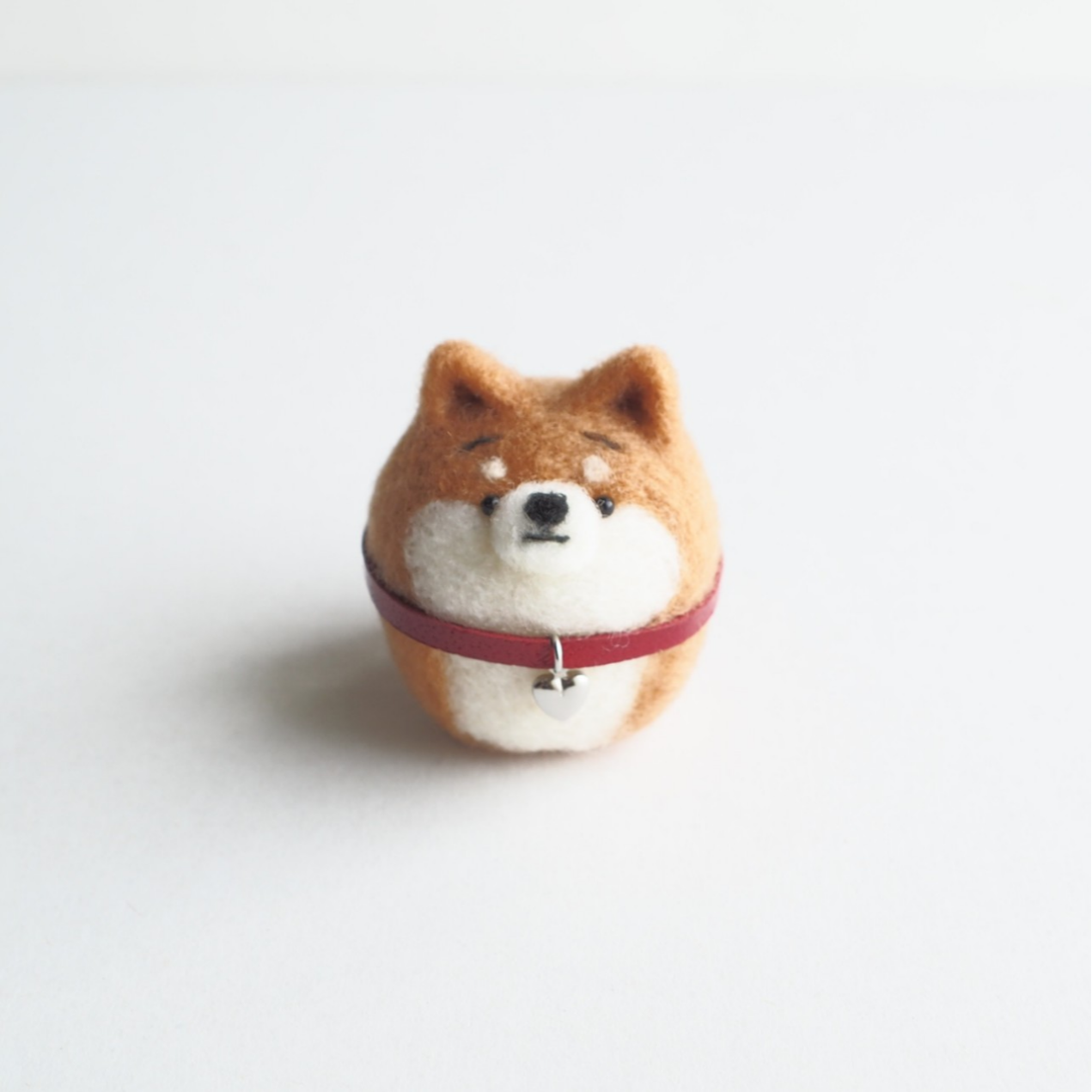 【受注製作】チャーム付き首輪のまゆ柴犬(赤柴·黒柴·白柴)　羊毛フェルト