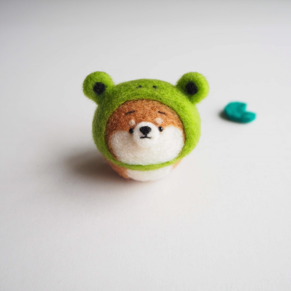 【受注製作】なりきりカエルのまゆ柴犬(赤柴・黒柴・白柴)  羊毛フェルト