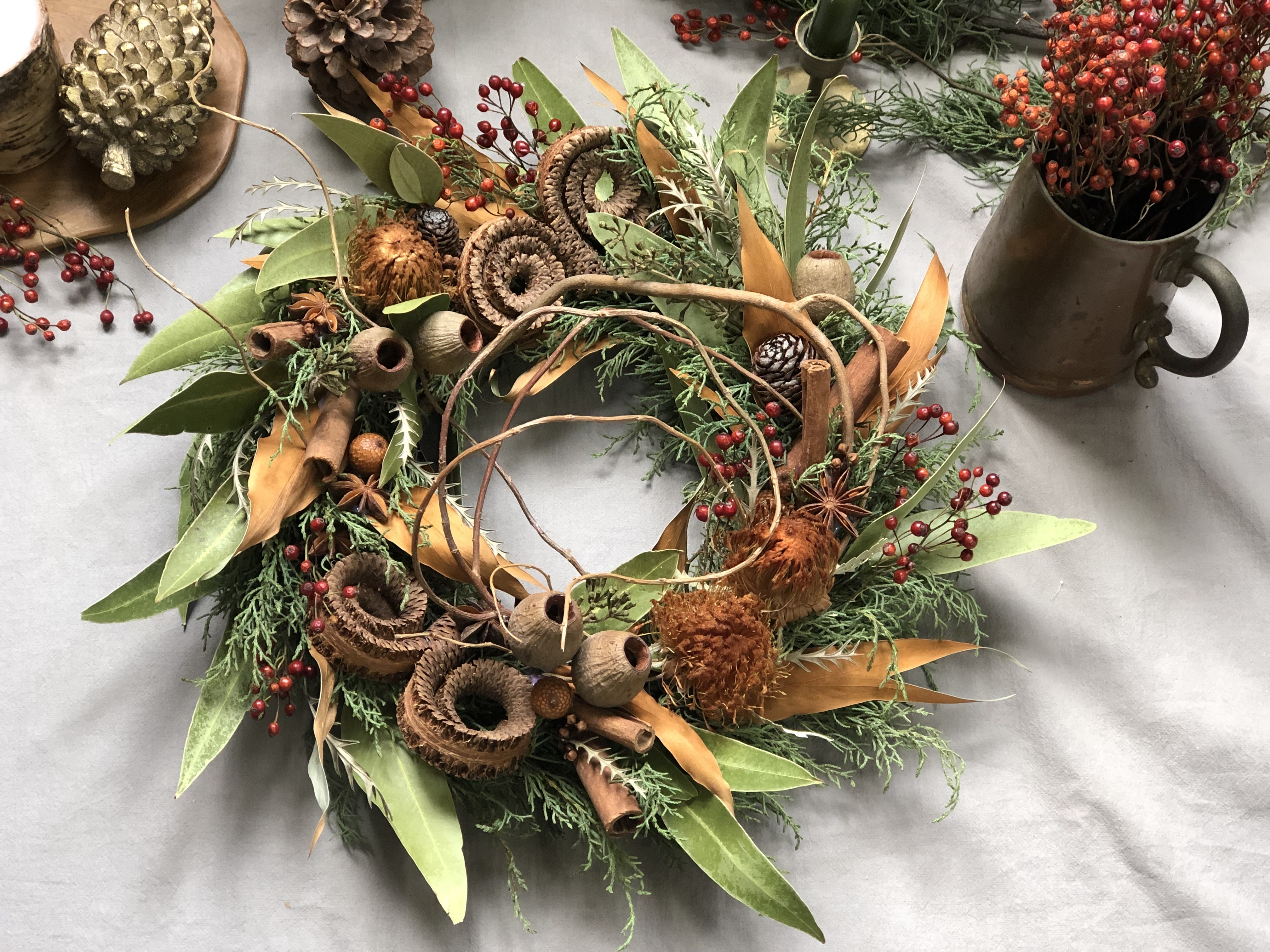 ホプシー心踊るクリスマスリース大きめ（完成品） ぐるぐるシープホーンのブラウンクリスマスリース♪時が経っても