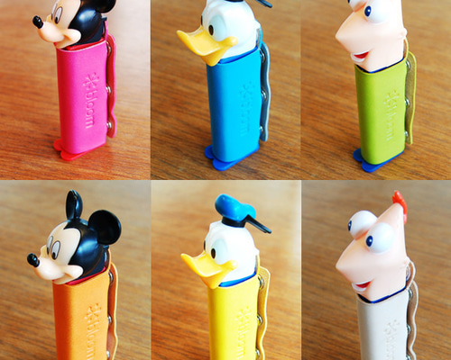 PEZ ペッツ キャラクター 刺繍 レザー キーケース 美品 PEZ ペッツ キャラクター 刺繍 レザー キーケース ポーチ