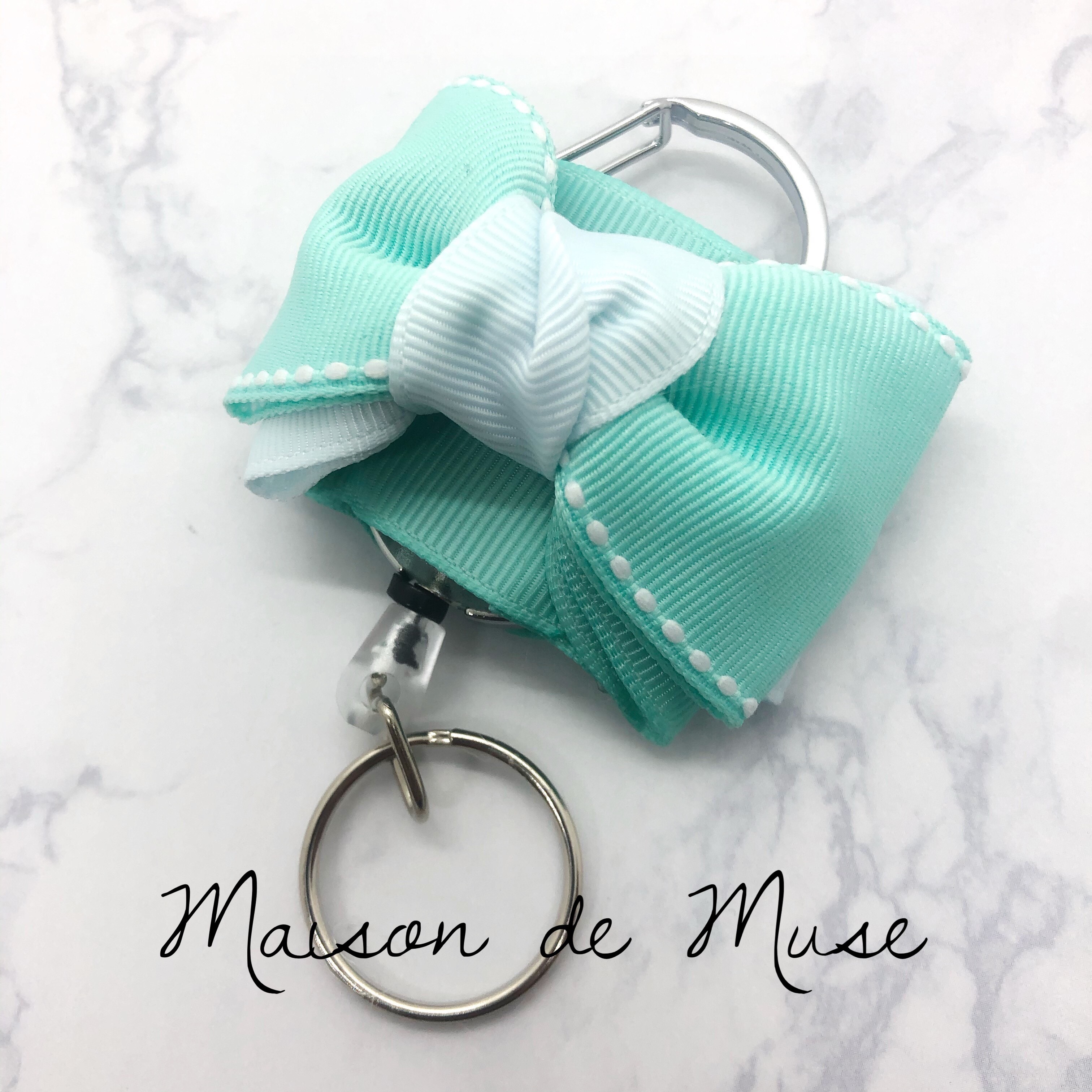 伸縮するリールキーホルダー♡グリーンフォーク・ドアオープナーに