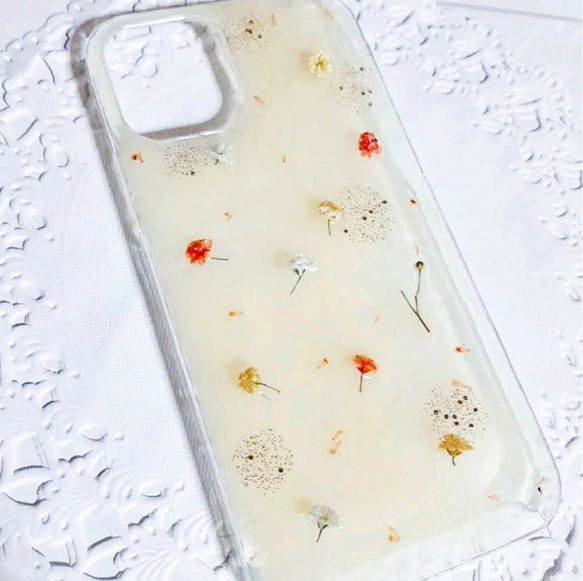 【再販】花柄　ドライフラワー　レジン　ハンドメイド　 スマホケース　iPhoneケース　スマホカバー 1枚目の画像