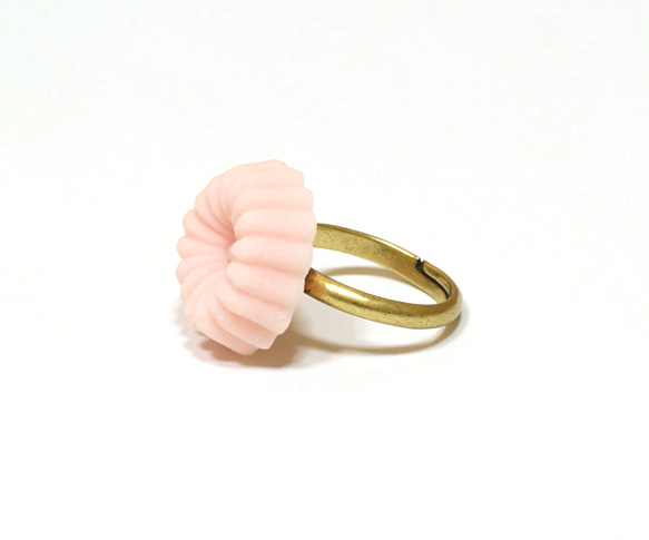 お菓子の指輪・ピンクの菊花・和風スイーツ・金古美リング 2枚目の画像
