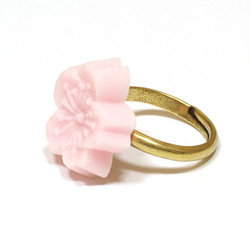 お菓子の指輪・ピンクの桜花・和風スイーツ・金古美リング 2枚目の画像