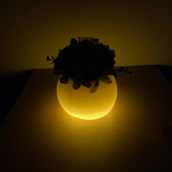 リモコン付き LEDライト アーティフィシャルフラワーアレンジ 母の日 ベッドサイドの明かりに最適 感謝の贈り物 2枚目の画像