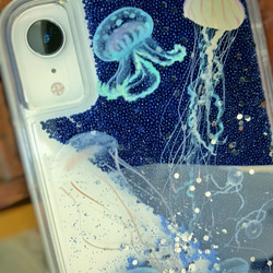 クラゲだらけ　グリッターケース　iphone jellyfish 3枚目の画像