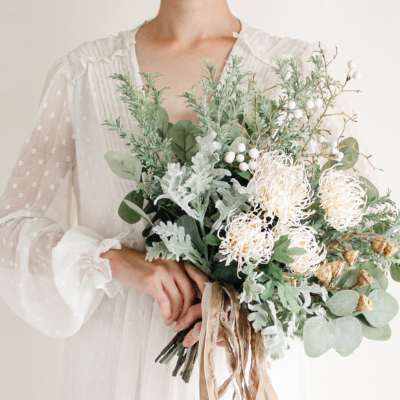 グリーンたっぷりブーケで印象的に♡ウェディングブーケ/ナチュラル/白  