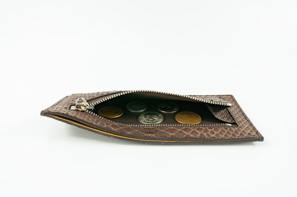 薄型財布【パイソン　ブラウン】超薄型でスーツの内ポケットに入れてもかさばらずスタイリッシュにご使用いただけます 4枚目の画像