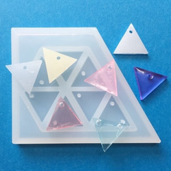 ３種類のトライアングル ／三角形さんかくトライアングルシリコンモールド／レジン制作・パーツの制作に！型番424－Ｊ 2枚目の画像