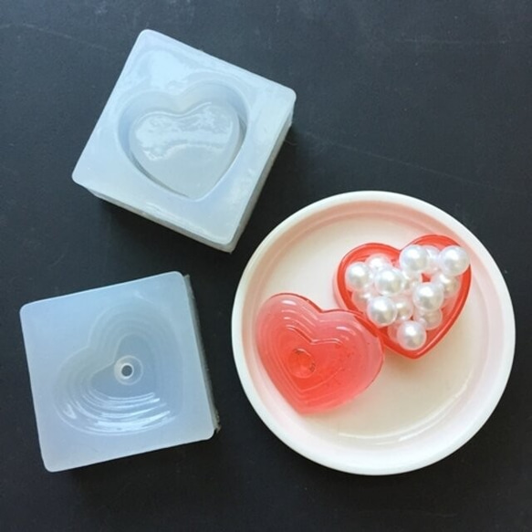2液性レジン　小物入れ　ハート　BOX ハンドメイド　アクセサリーケース　貯金 2液性レジン/Epoxy Resin】ハートとスクエアの小物入れ作り
