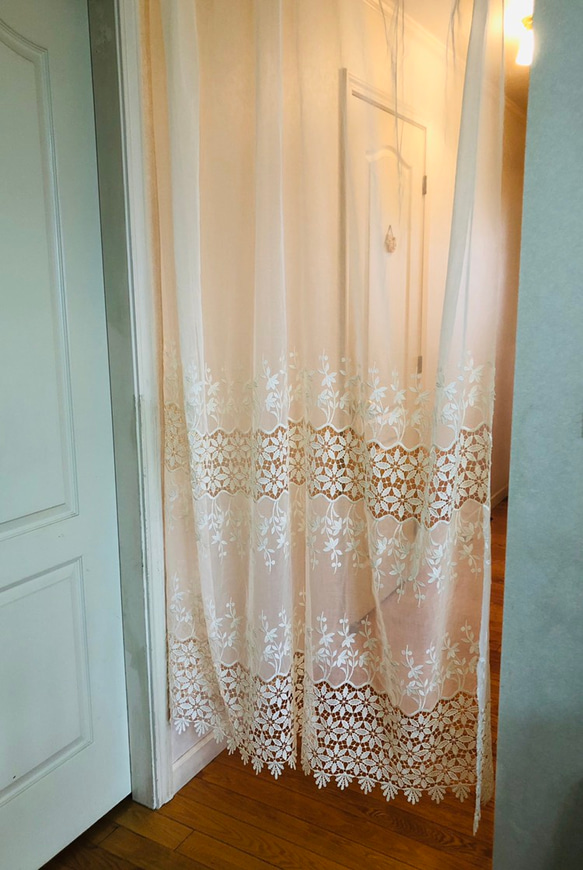 カフェカーテン✿❛りのまま❜レース✩.*˚ハンドメイド*:..。♡*゜ オーダー〗1枚限定 刺繍 レース 洋風のれん カフェカーテン