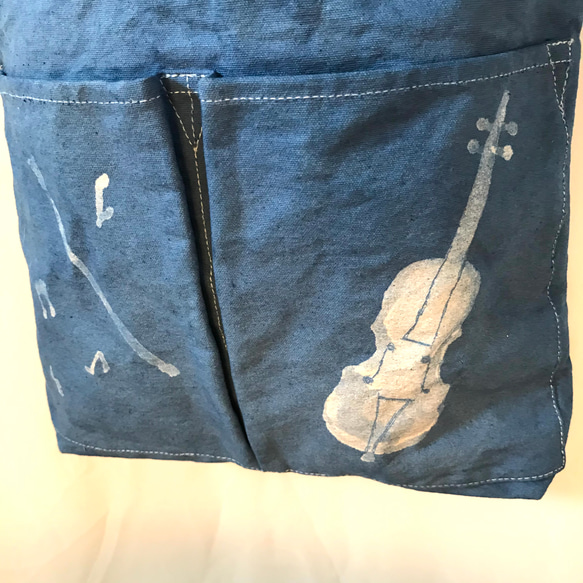 藍染め　ロウケツ染　帆布トートバッグ　バイオリン 3枚目の画像