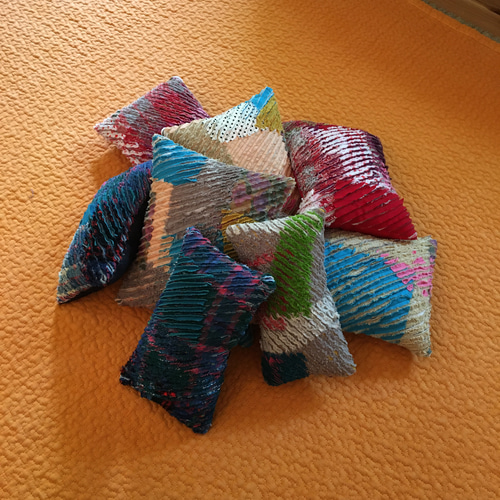 スラッシュキルト ミニクッション 古着 端材 古布 クッション