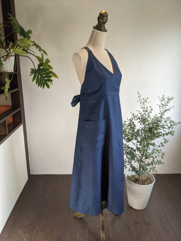 A.Nene✿ 国産リネン バックリボンがかわいいカシュクールエプロン INDIGO 岡山県　受注製作 3枚目の画像