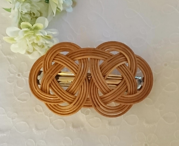 藤(ラタン)の淡路結びのバレッタ