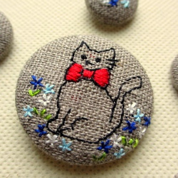 刺繡核桃按鈕*歐洲亞麻*貓和花藍體系 第2張的照片