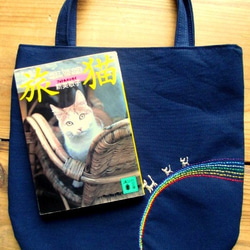 彩虹渡銀貓刺繡手袋 第6張的照片