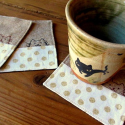 のぞきネコの刺繍コースター２枚セット＊茶・黒 2枚目の画像