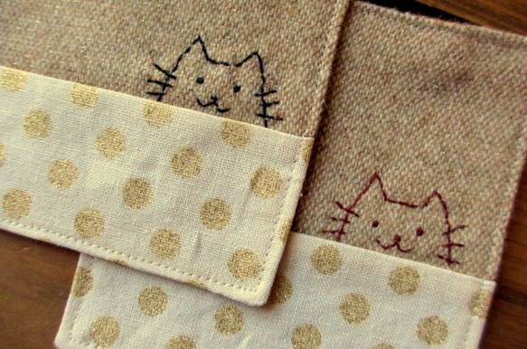 のぞきネコの刺繍コースター２枚セット＊茶・黒 5枚目の画像