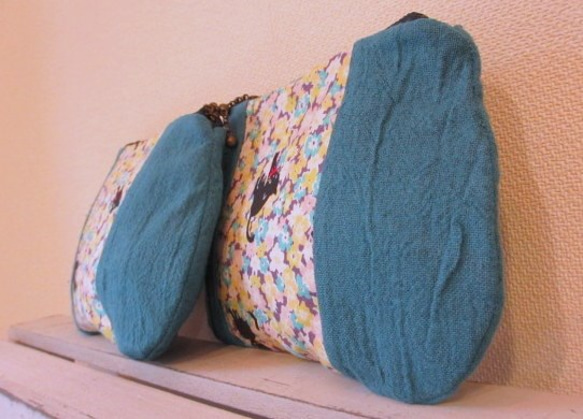 貓和亞麻棉袋的花朵*翠藍 第2張的照片
