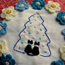 猫の刺繍ポーチ＊ふたりのクリスマスC 3枚目の画像