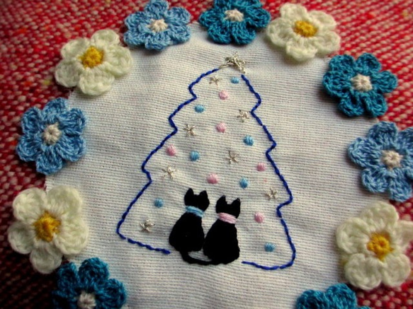 猫の刺繍ポーチ＊ふたりのクリスマスC 3枚目の画像