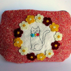 ウールのポーチ＊お花と猫刺繍 1枚目の画像