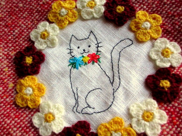 ウールのポーチ＊お花と猫刺繍 2枚目の画像