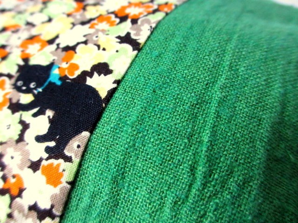 貓和亞麻棉袋鮮花*全尺寸綠色 第3張的照片