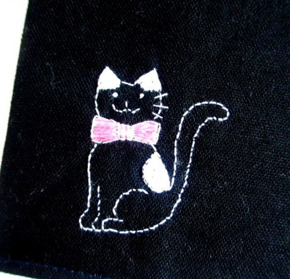 貓刺繡黑皮書封面*粉紅絲帶貓 第2張的照片