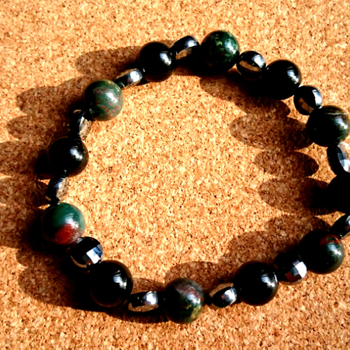 血液中に酸素を取り込むブラッドストーン/1兆回の振動を発する