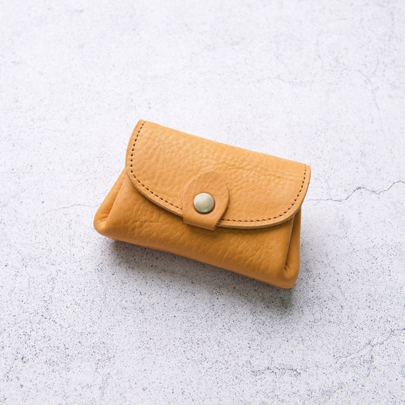 手握零錢包 Coin Purse / 黃棕 Tan 第3張的照片