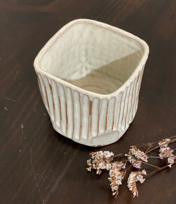 陶器　しのぎの植木鉢 2枚目の画像