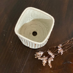 陶器　しのぎの植木鉢 3枚目の画像