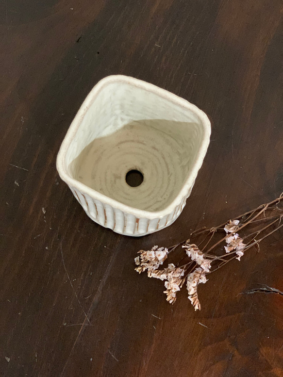 陶器　しのぎの植木鉢 3枚目の画像
