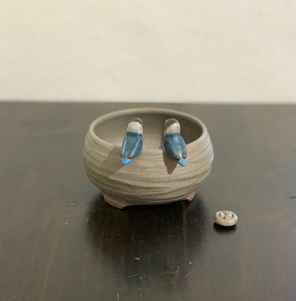 陶器　ブルーボタンインコちゃんの植木鉢 2枚目の画像